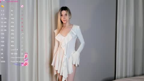 Snapshot of elswythbareford chatting on 10/20/25, 03:45 Elizabeth online show from 10/20/25, 03:45