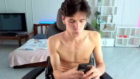 Elvano online show from 09/29/25, 07:57