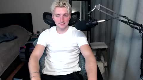 Elvin Vaenight online show from 10/05/25, 11:35