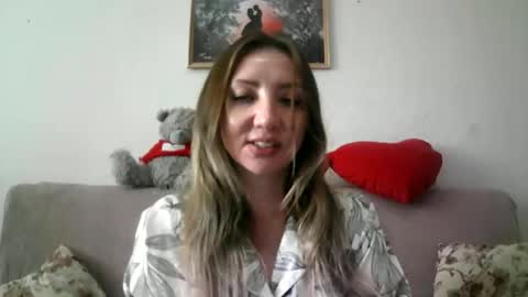 Snapshot of elvinasweet chatting on 09/11/25, 06:02 ElvinaSweet online show from 09/11/25, 06:02