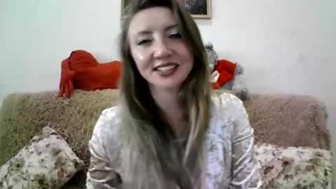 Snapshot of elvinasweet chatting on 10/03/25, 05:37 ElvinaSweet online show from 10/03/25, 05:37