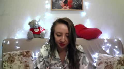 Snapshot of elvinasweet chatting on 12/16/25, 01:32 ElvinaSweet online show from 12/16/25, 01:32