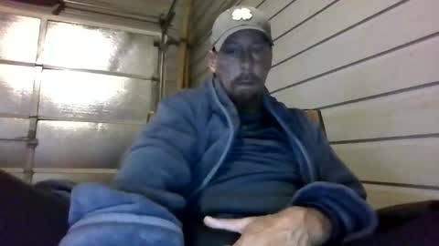 elwooood7 online show from 04/19/26, 11:42