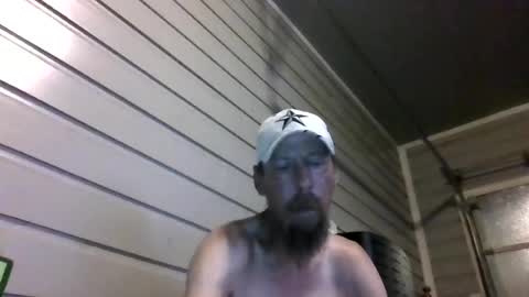 Snapshot of elwooood7 chatting on 06/20/26, 11:35 elwooood7 online show from 06/20/26, 11:35