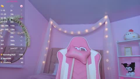 Snapshot of ely_cherry18 chatting on 02/11/25, 04:01 Ely online show from 02/11/25, 04:01