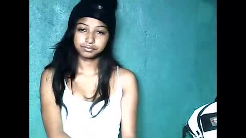 elynah195043 online show from 05/20/26, 06:19