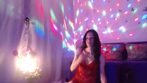 Elisa online show from 06/16/26, 05:48