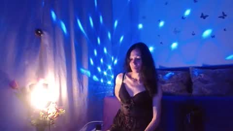 Elisa online show from 06/20/26, 06:22