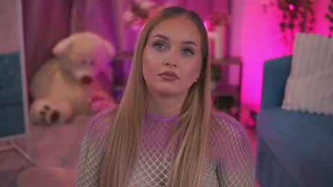 Elyssa online show from 02/14/26, 07:43