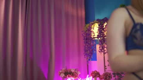 Elyssa online show from 03/25/26, 07:31