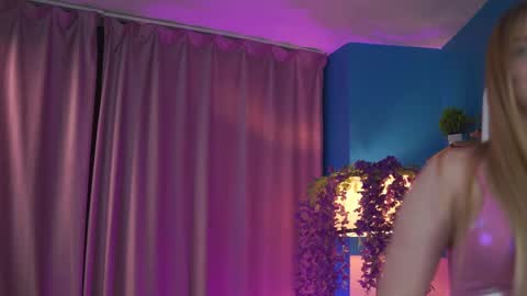 Elyssa online show from 04/04/26, 06:49