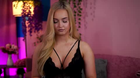 Elyssa online show from 05/23/26, 06:23