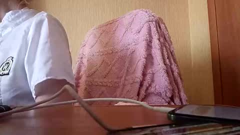 Snapshot of elza_com chatting on 10/02/25, 03:24 Elza Kom online show from 10/02/25, 03:24