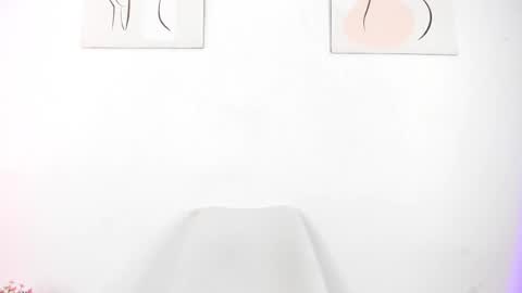 Snapshot of elza_fuentes01 chatting on 09/09/25, 07:24 Michelle online show from 09/09/25, 07:24