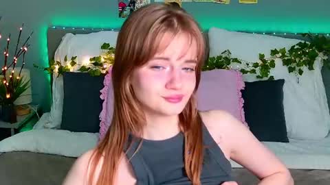 Snapshot of elza_hofffman chatting on 06/16/26, 10:12 Chloyka online show from 06/16/26, 10:12