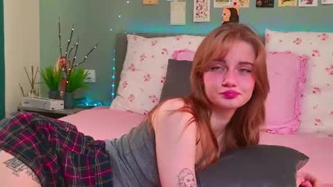 Snapshot of elza_hofffman chatting on 07/16/26, 05:52 Chloyka online show from 07/16/26, 05:52