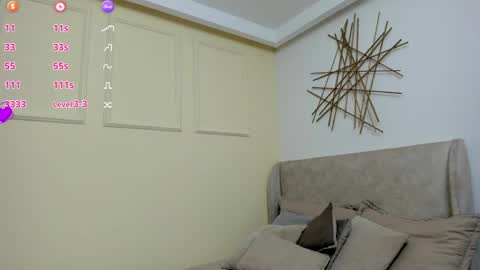 Snapshot of ema__wolf chatting on 04/19/26, 02:00 Emma online show from 04/19/26, 02:00