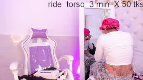 Ema Lambert  online show from 04/18/26, 11:36