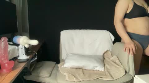 Ema Love online show from 02/10/26, 01:10