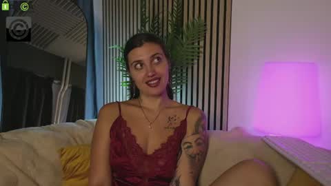 Snapshot of ema_reese chatting on 07/10/26, 04:39 Ema Reese online show from 07/10/26, 04:39