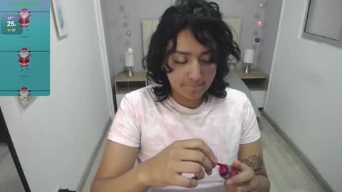 Snapshot of ema_saenz chatting on 12/23/24, 07:09 Ema online show from 12/23/24, 07:09