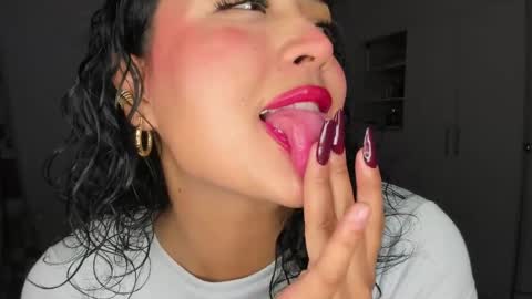 Snapshot of ema_saenz chatting on 04/10/26, 03:12 Ema online show from 04/10/26, 03:12