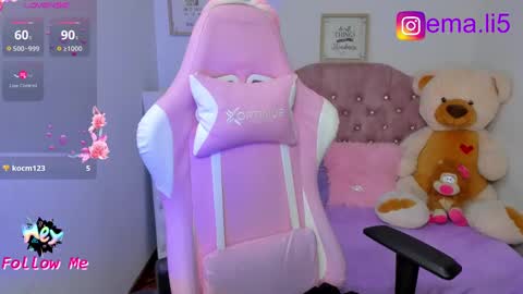 Snapshot of ema_tayy chatting on 02/04/25, 04:15 Ema online show from 02/04/25, 04:15