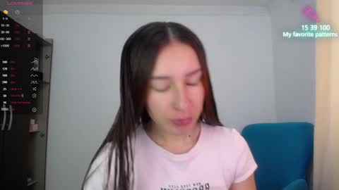 Snapshot of emaa_martins chatting on 09/29/25, 08:57 Emaa online show from 09/29/25, 08:57