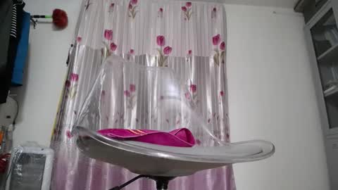 emailisa online show from 12/04/25, 05:28