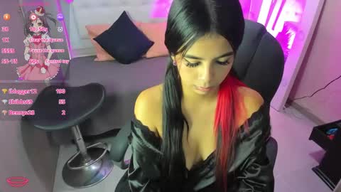 Snapshot of emalinda__hills chatting on 02/01/25, 05:58 EMA online show from 02/01/25, 05:58