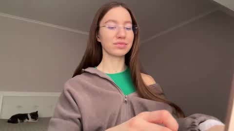 Alina online show from 03/19/26, 01:59
