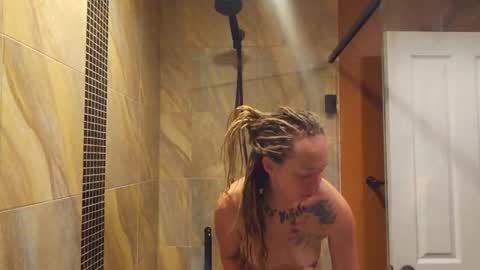 Snapshot of emberskye27 chatting on 02/21/26, 04:19 Emberskye27 online show from 02/21/26, 04:19