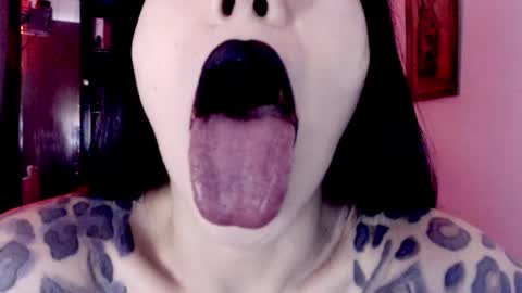 Emerald Black online show from 06/04/26, 03:56