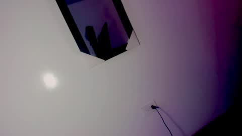 Snapshot of emeli_roushot chatting on 06/02/26, 03:08 Emeli online show from 06/02/26, 03:08