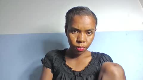 emelie473837 online show from 04/01/26, 03:40