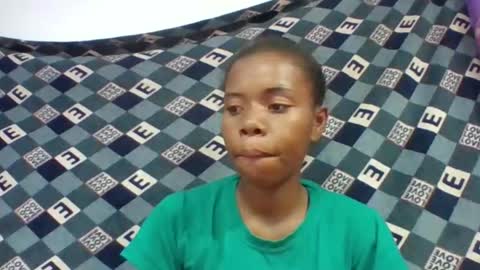 emelie473837 online show from 04/06/26, 09:54