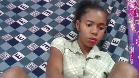 emelie473837 online show from 04/08/26, 03:17