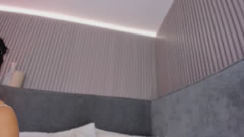 emelie_89 online show from 02/06/26, 11:57