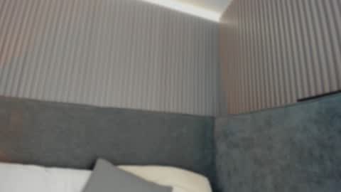 emelie_89 online show from 02/12/26, 11:49