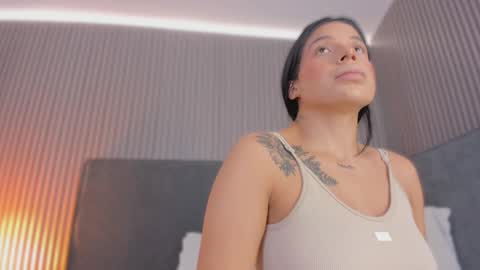 emelie_89 online show from 02/23/26, 11:40