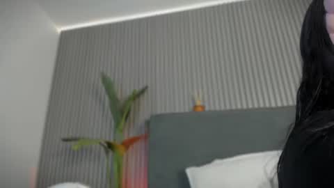 Snapshot of emelie_89 chatting on 06/27/26, 11:48 emelie_89 online show from 06/27/26, 11:48