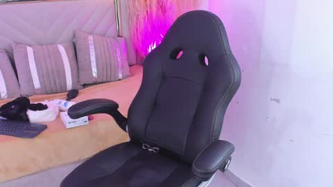 Emily  online show from 12/12/24, 08:47