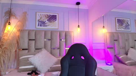 Emily  online show from 01/10/25, 10:28