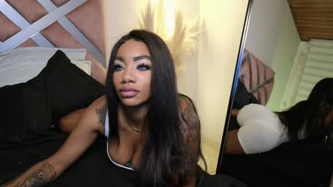 anyelii  online show from 01/25/25, 03:30