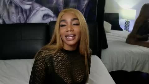 anyelii  online show from 11/15/25, 04:43