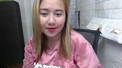 Snapshot of emely_slutxxx chatting on 01/13/25, 02:18 Emely online show from 01/13/25, 02:18