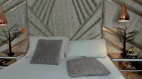 Emely online show from 04/12/26, 03:33