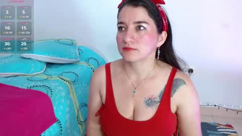 Snapshot of emelyross_ chatting on 06/22/26, 01:08 emely ross online show from 06/22/26, 01:08