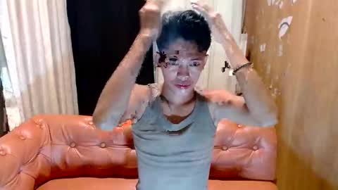 Snapshot of emerald_cummer chatting on 11/27/25, 03:25 emerald_cummer online show from 11/27/25, 03:25