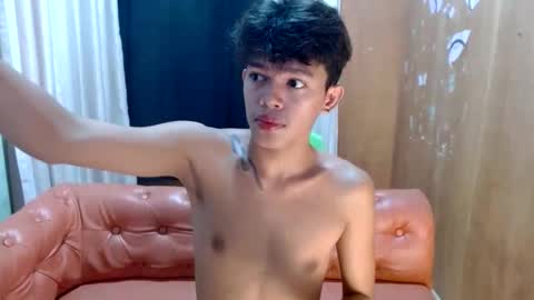 Snapshot of emerald_cummer chatting on 12/20/25, 08:10 emerald_cummer online show from 12/20/25, 08:10